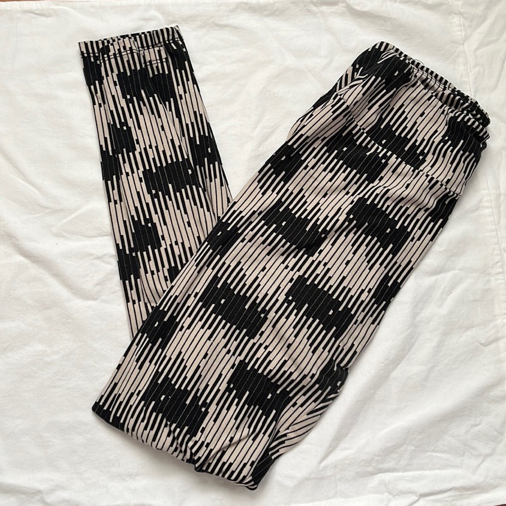 Lularoe one size black and beige leggings